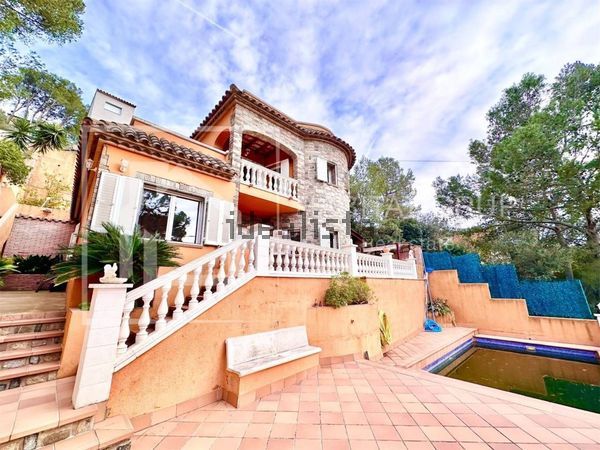 4-bedroom freehold villa in Begur — photo 1 of 5