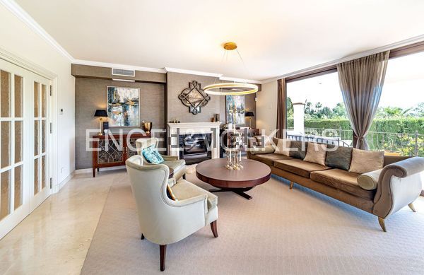 5-bedroom freehold villa in Estepona — photo 3 of 5