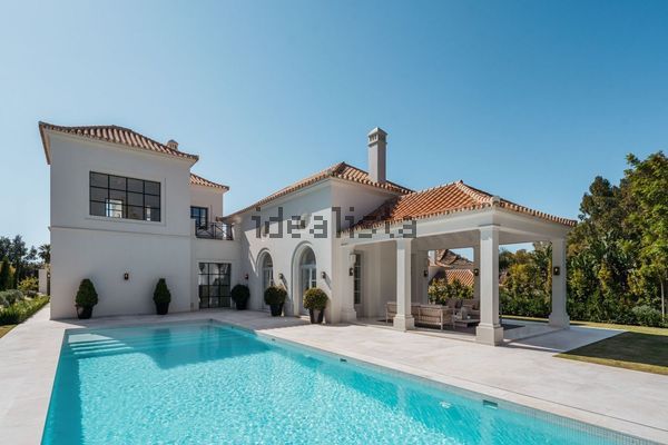 4-bedroom freehold villa in Marbella — photo 1 of 5