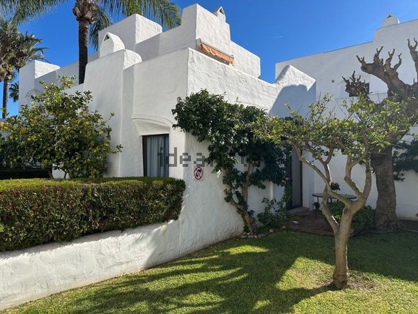 2-bedroom freehold villa in Estepona — photo 2 of 5