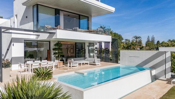 6-bedroom freehold villa in Estepona — photo 4 of 5