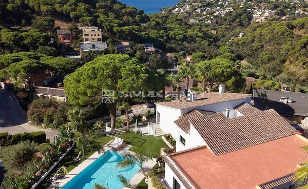 8-bedroom freehold villa in Lloret de Mar — photo 3 of 5