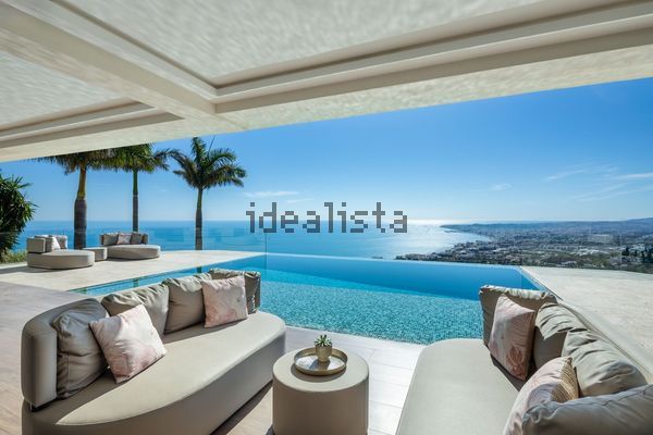 6-bedroom freehold villa in Benalmádena — photo 1 of 5
