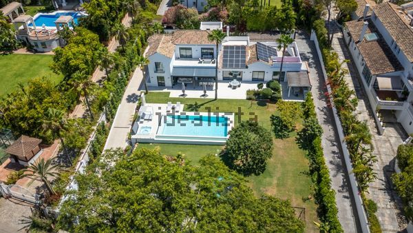 6-bedroom freehold villa in Marbella — photo 2 of 5