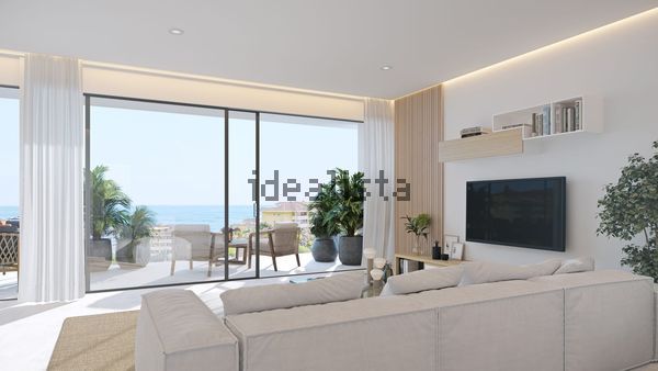 4-bedroom freehold villa in Fuengirola — photo 1 of 5