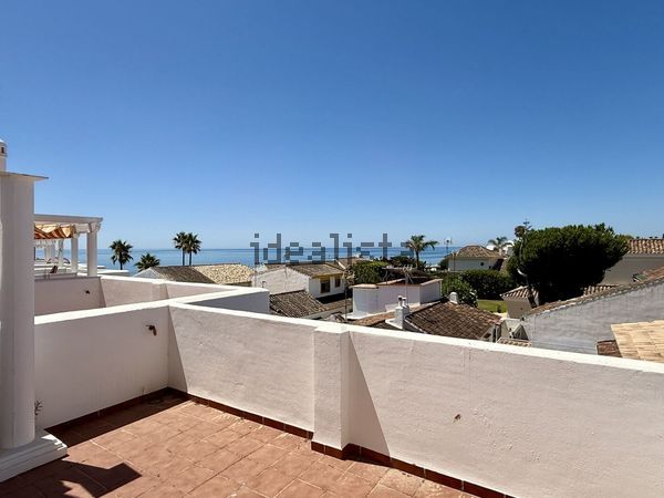 3-bedroom freehold villa in Estepona — photo 1 of 5