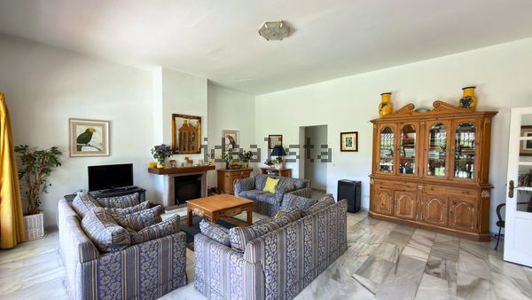 Detached house in Calle del Salmonete, 12, Paraiso-Barronal, Estepona — image 3