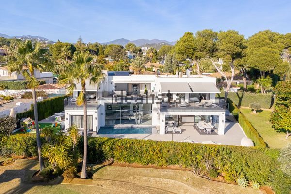 Detached house in Calle del Ciervo, 138, Los Monteros, Marbella — image 3