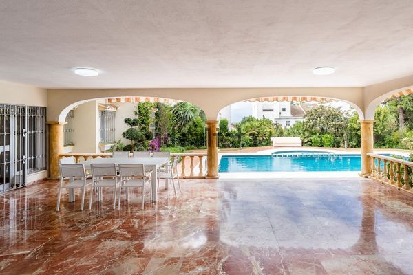 Detached house in Calle Pico del Naranco, 7, Nueva Atalaya, Estepona — image 4