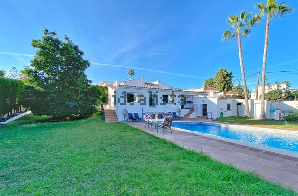 3-bedroom freehold villa in Marbella — photo 1 of 5