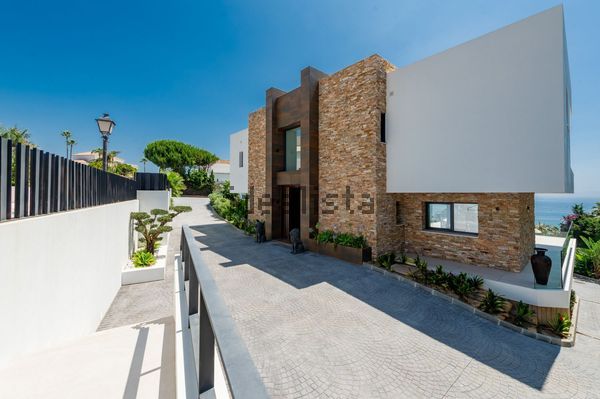 4-bedroom freehold villa in Manilva — photo 4 of 5