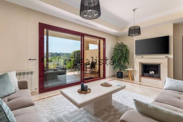 3-bedroom freehold villa in Marbella — photo 2 of 5