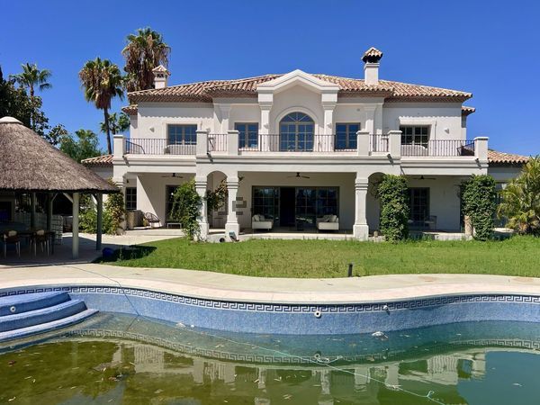 Detached house in Alonso Cano-Atalaya Rio V, 45, La Dama de Noche-La Alzambra, Marbella — image 4