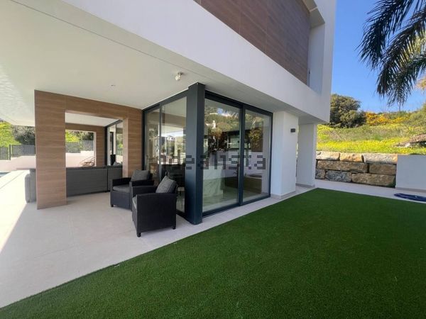 Detached house in Urbanización Valle Romano, 289, Valle Romano Golf, Estepona — image 5