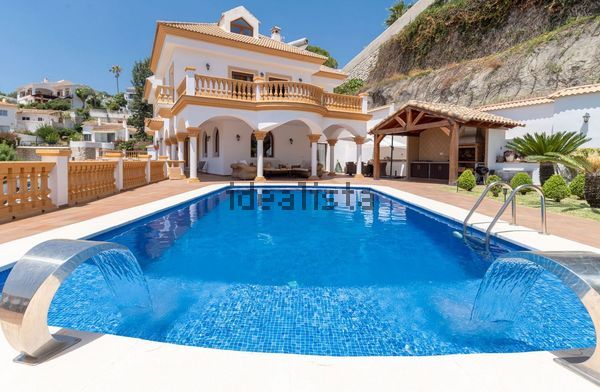 5-bedroom freehold villa in Benalmádena — photo 1 of 5