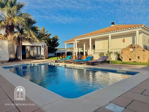 4-bedroom freehold villa in Ciutadella — photo 1 of 5