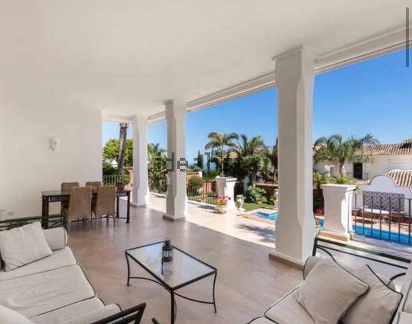 5-bedroom freehold villa in Marbella — photo 3 of 5