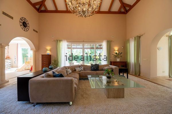Detached house in Calle Sierra Nevada, Sierra Blanca, Marbella — image 3