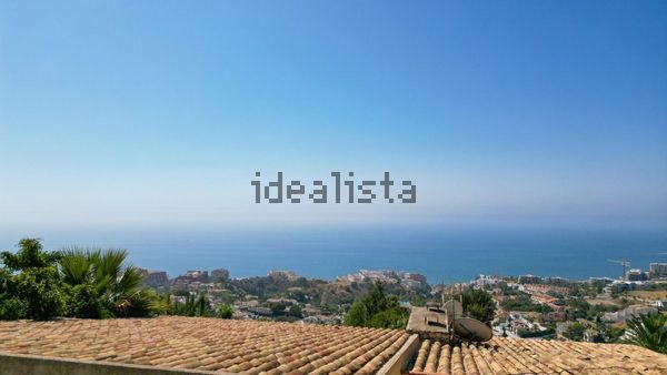 4-bedroom freehold villa in Benalmádena — photo 2 of 5