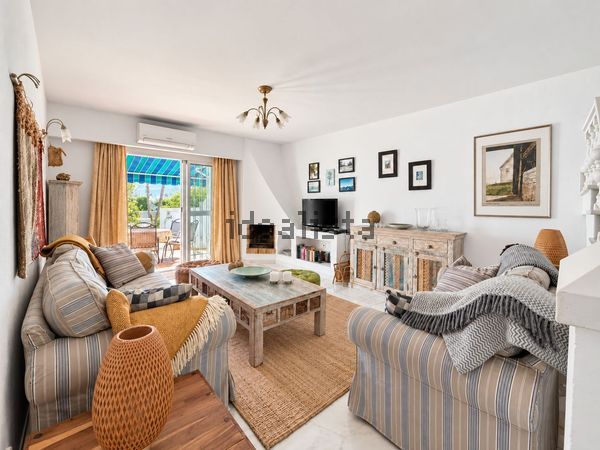 3-bedroom freehold villa in Nerja — photo 4 of 5