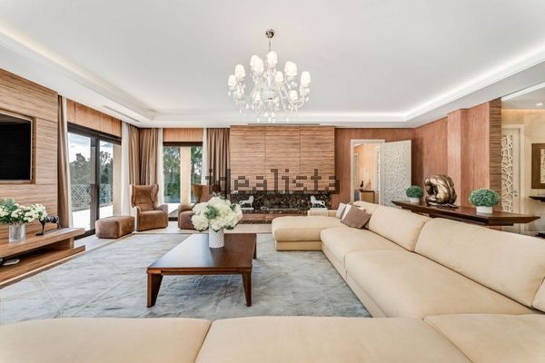 5-bedroom freehold villa in Marbella — photo 3 of 5