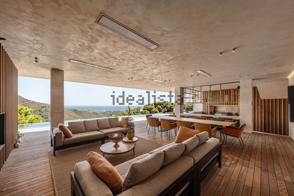 7-bedroom freehold villa in Benahavís — photo 2 of 5