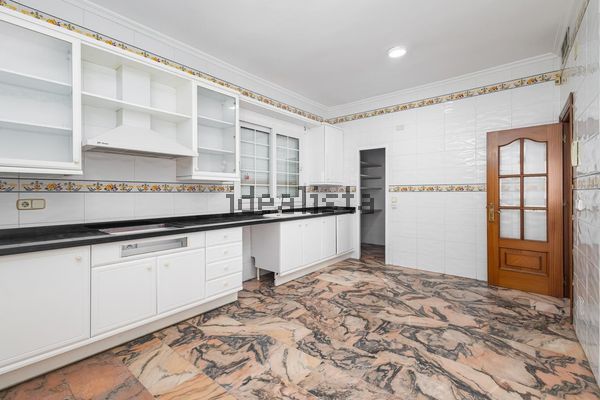 4-bedroom freehold villa in Málaga — photo 4 of 5