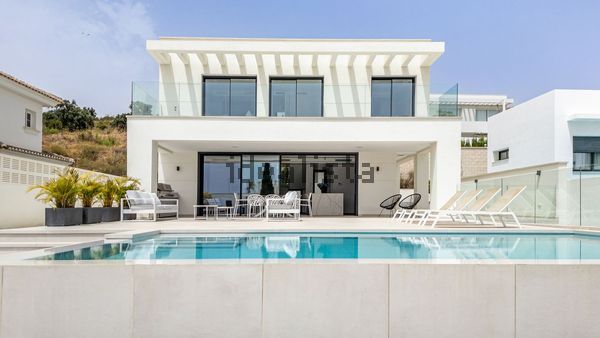 5-bedroom freehold villa in Mijas — photo 1 of 5