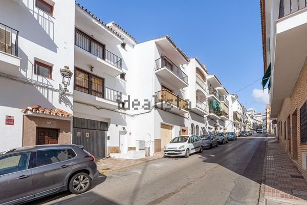 4-bedroom freehold villa in Estepona — photo 1 of 5