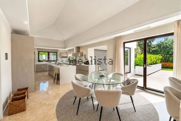 6-bedroom freehold villa in Benahavís — photo 5 of 5