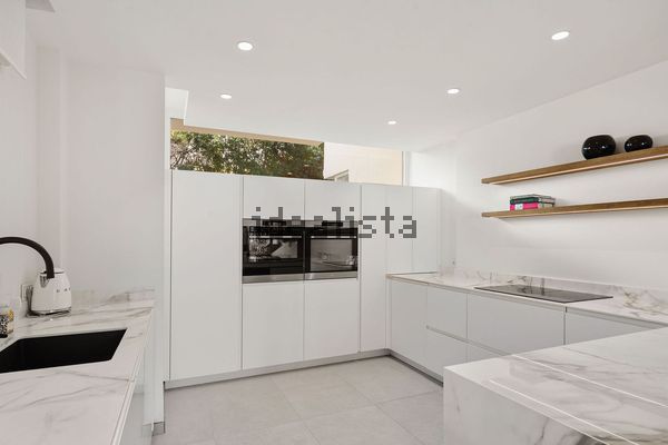 3-bedroom freehold villa in Benahavís — photo 2 of 5