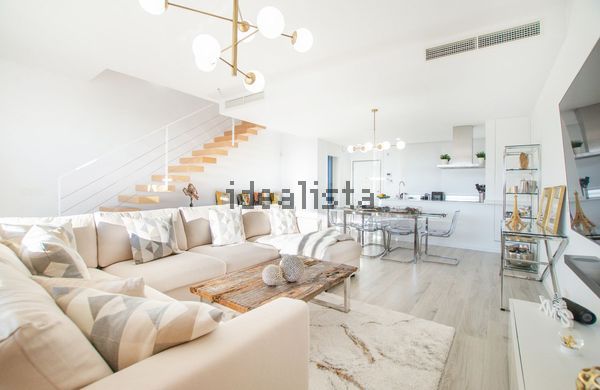 3-bedroom freehold villa in Estepona — photo 1 of 5