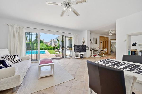 2-bedroom freehold villa in Benahavís — photo 5 of 5