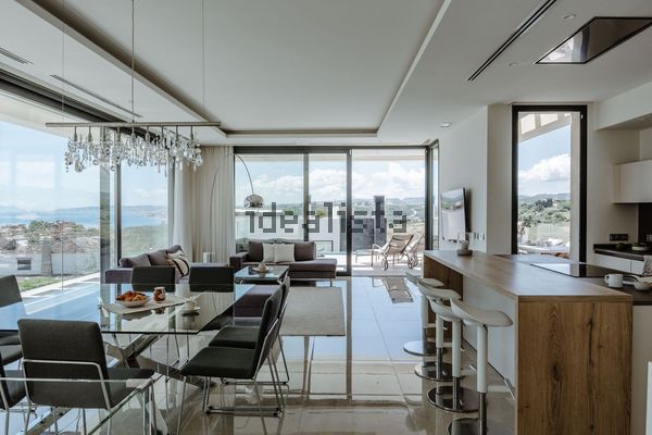 5-bedroom freehold villa in Estepona — photo 2 of 5