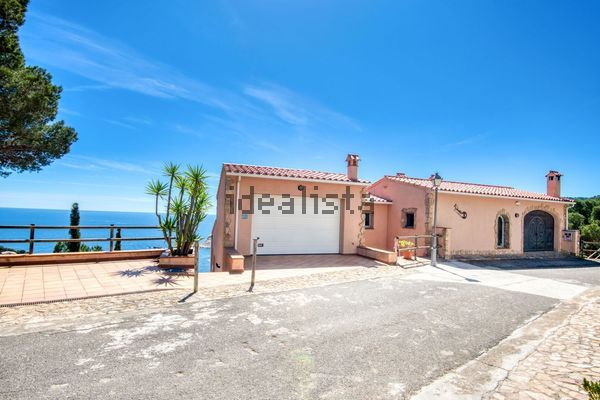 4-bedroom freehold villa in Begur — photo 2 of 5