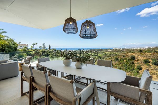 4-bedroom freehold villa in Marbella — photo 3 of 5
