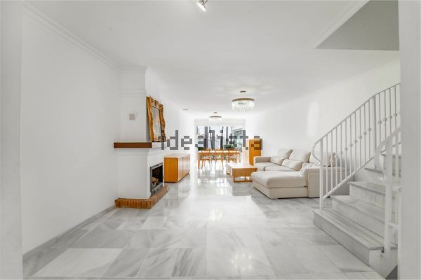 Detached house in Calle Turmalina, Nagüeles, Marbella — image 5