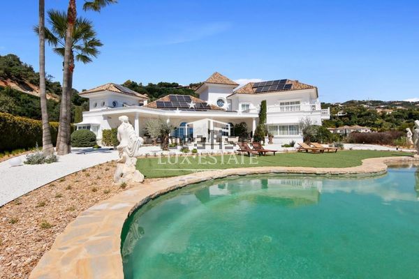 6-bedroom freehold villa in Benahavís — photo 1 of 5