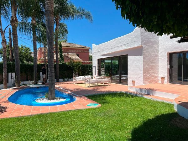 3-bedroom freehold villa in Marbella — photo 1 of 5