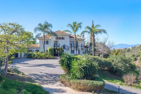 8-bedroom freehold villa in Marbella — photo 2 of 5