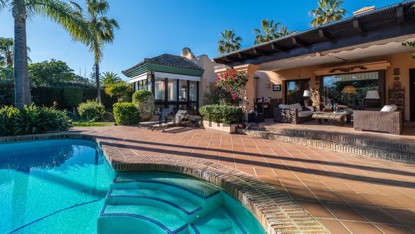 5-bedroom freehold villa in Marbella — photo 3 of 5