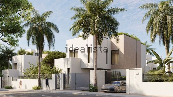 4-bedroom freehold villa in Marbella — photo 1 of 5