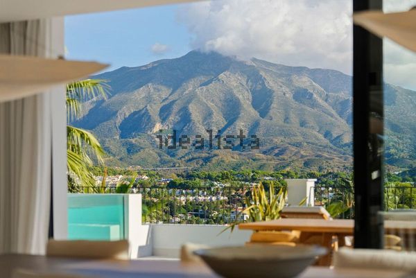 6-bedroom freehold villa in Marbella — photo 3 of 5