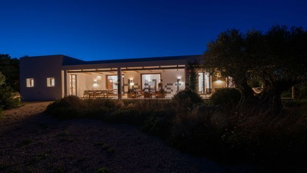 4-bedroom freehold villa in Formentera — photo 2 of 5