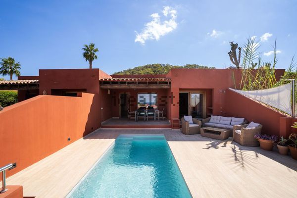 2-bedroom freehold villa in Ibiza — photo 2 of 5