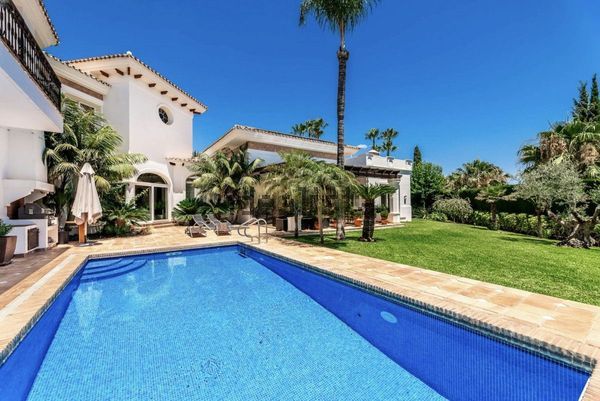 Detached house in Calle Sierra Nevada, Sierra Blanca, Marbella — image 4