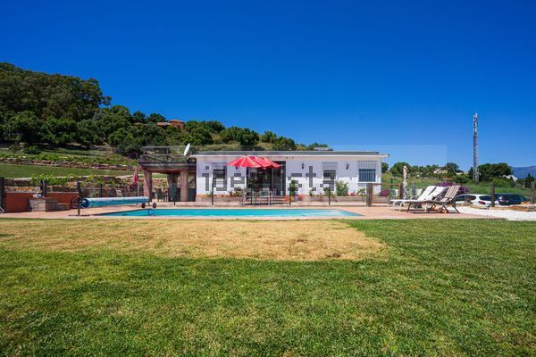 3-bedroom freehold villa in Estepona — photo 4 of 5