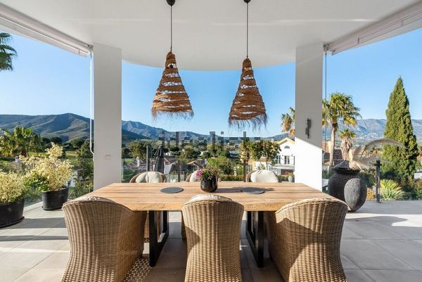 4-bedroom freehold villa in Mijas — photo 3 of 5