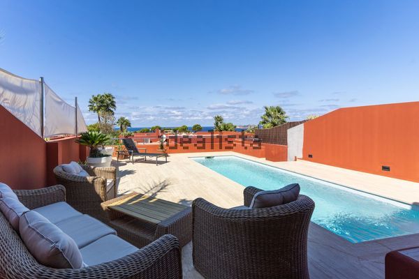 2-bedroom freehold villa in Ibiza — photo 1 of 5