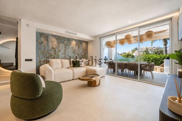 3-bedroom freehold villa in Marbella — photo 1 of 5